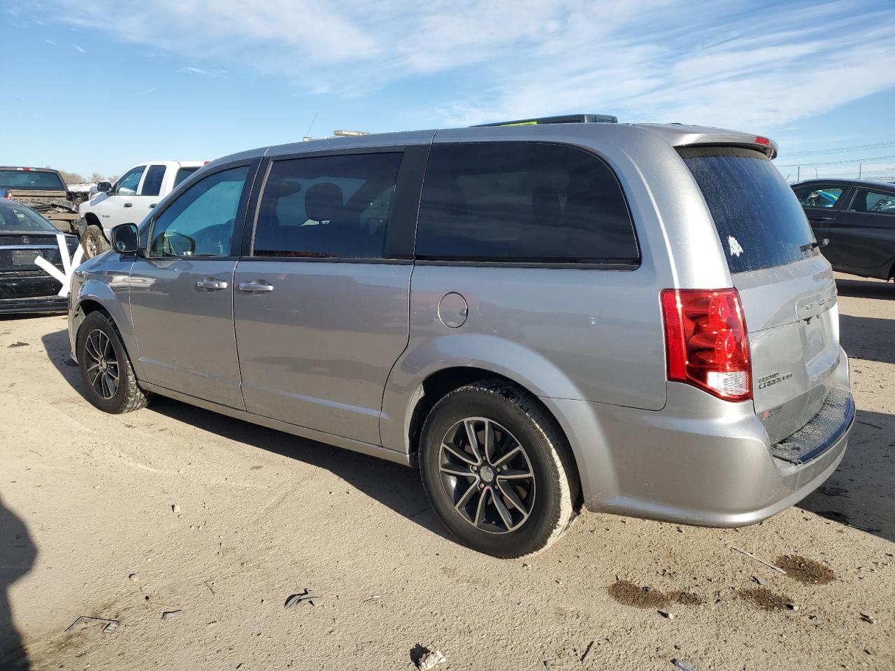 2018 Dodge Caravan - Image 2