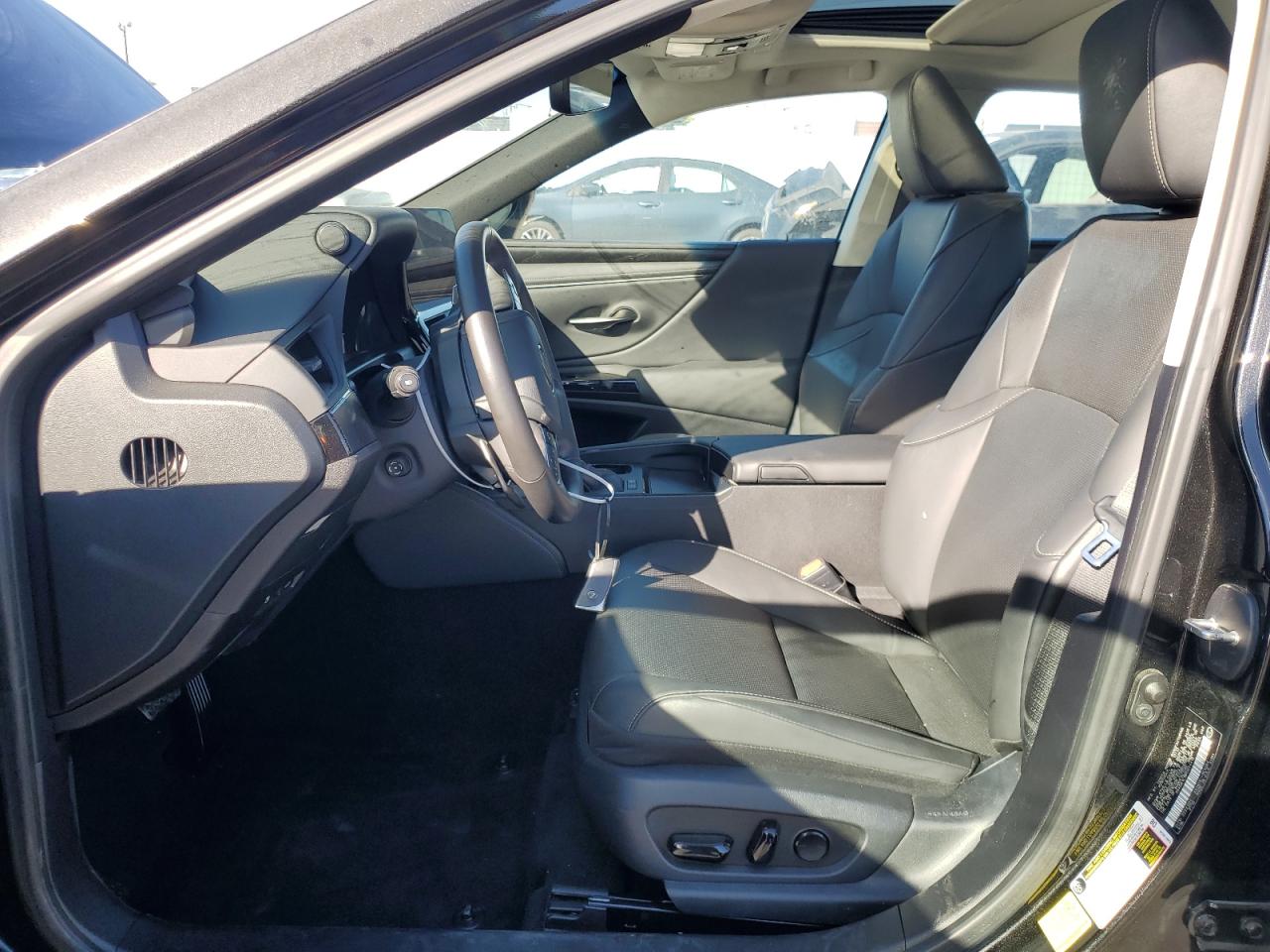 2024 Lexus ES - Image 7