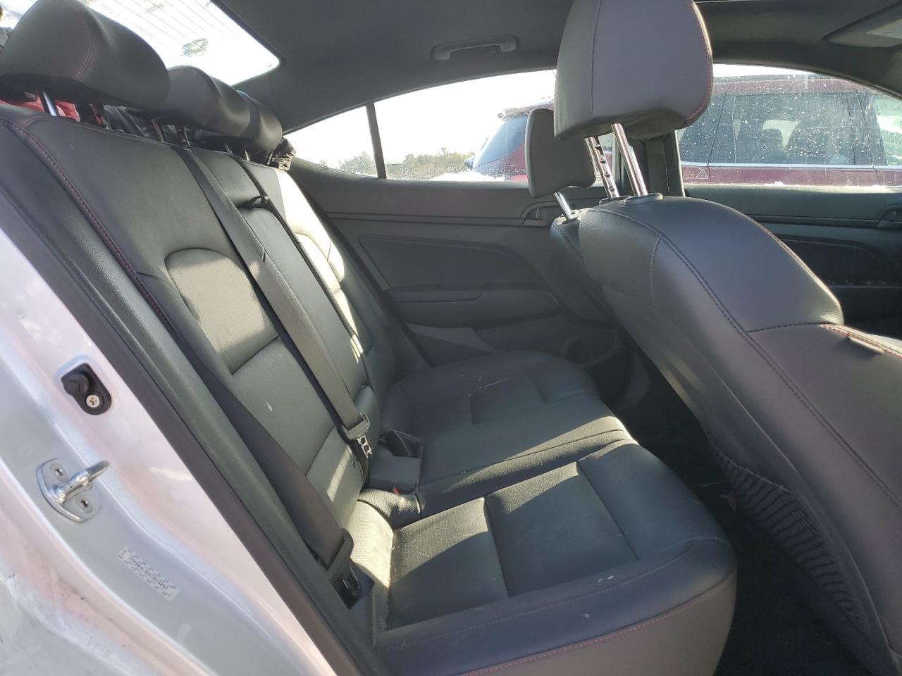 2019 Hyundai Elantra - Image 10