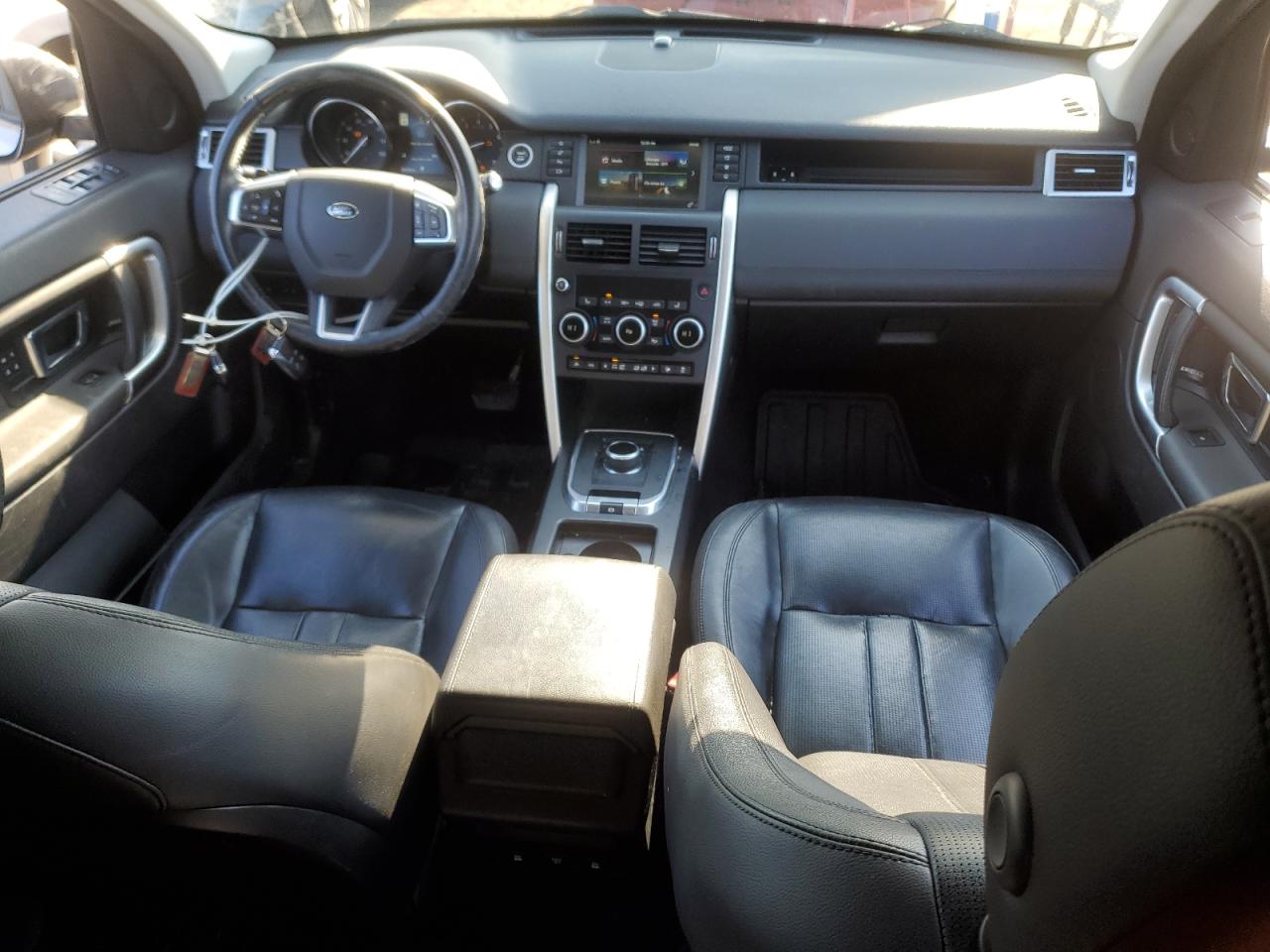 2017 Land Rover Discovery - Image 8