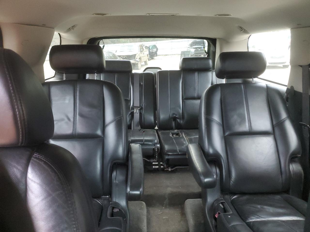 2007 Chevrolet Tahoe - Image 10