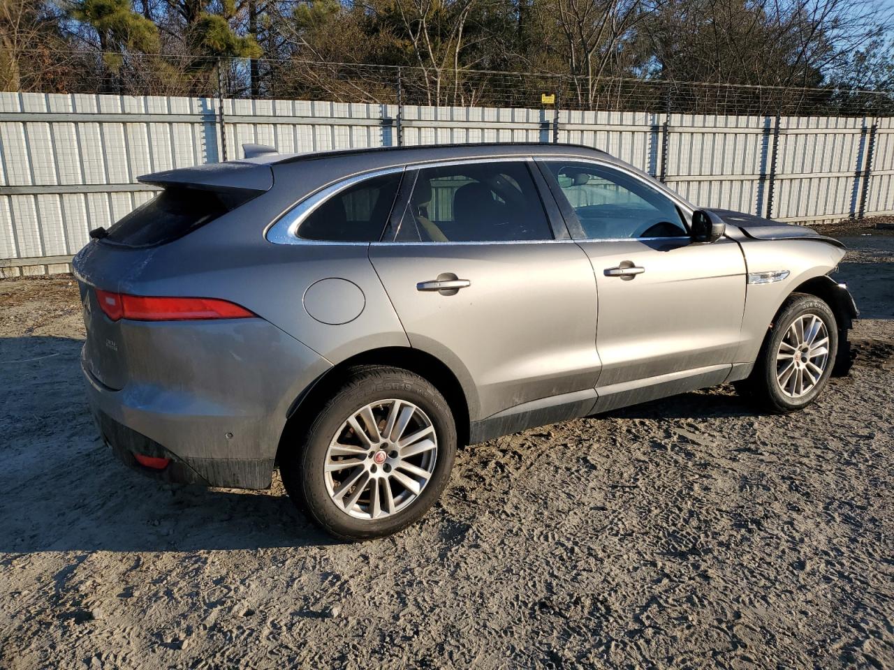 2019 Jaguar F-Pace - Image 3