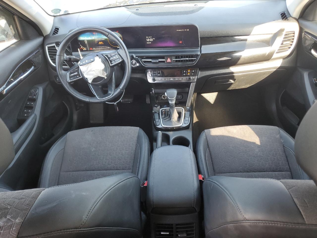 2024 Kia Seltos - Image 8