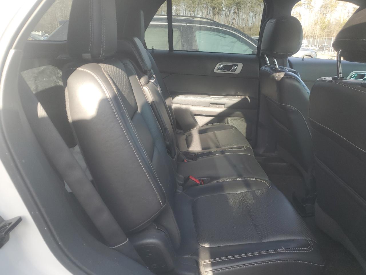 2014 Ford Explorer - Image 11