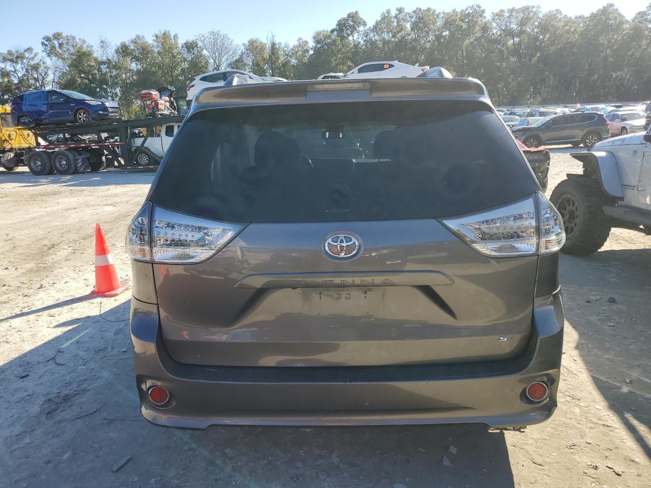 2015 Toyota Sienna - Image 6