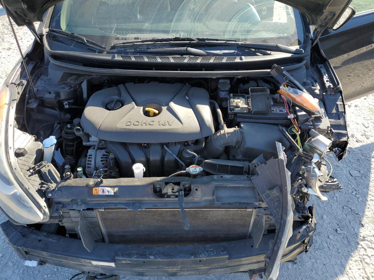 2013 Hyundai Elantra - Image 13