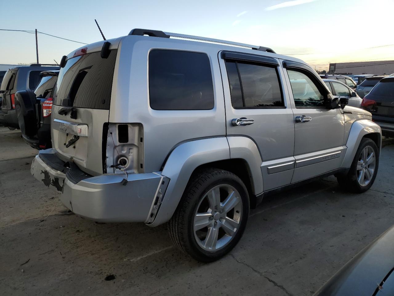 2011 Jeep Liberty (North America) - Image 3