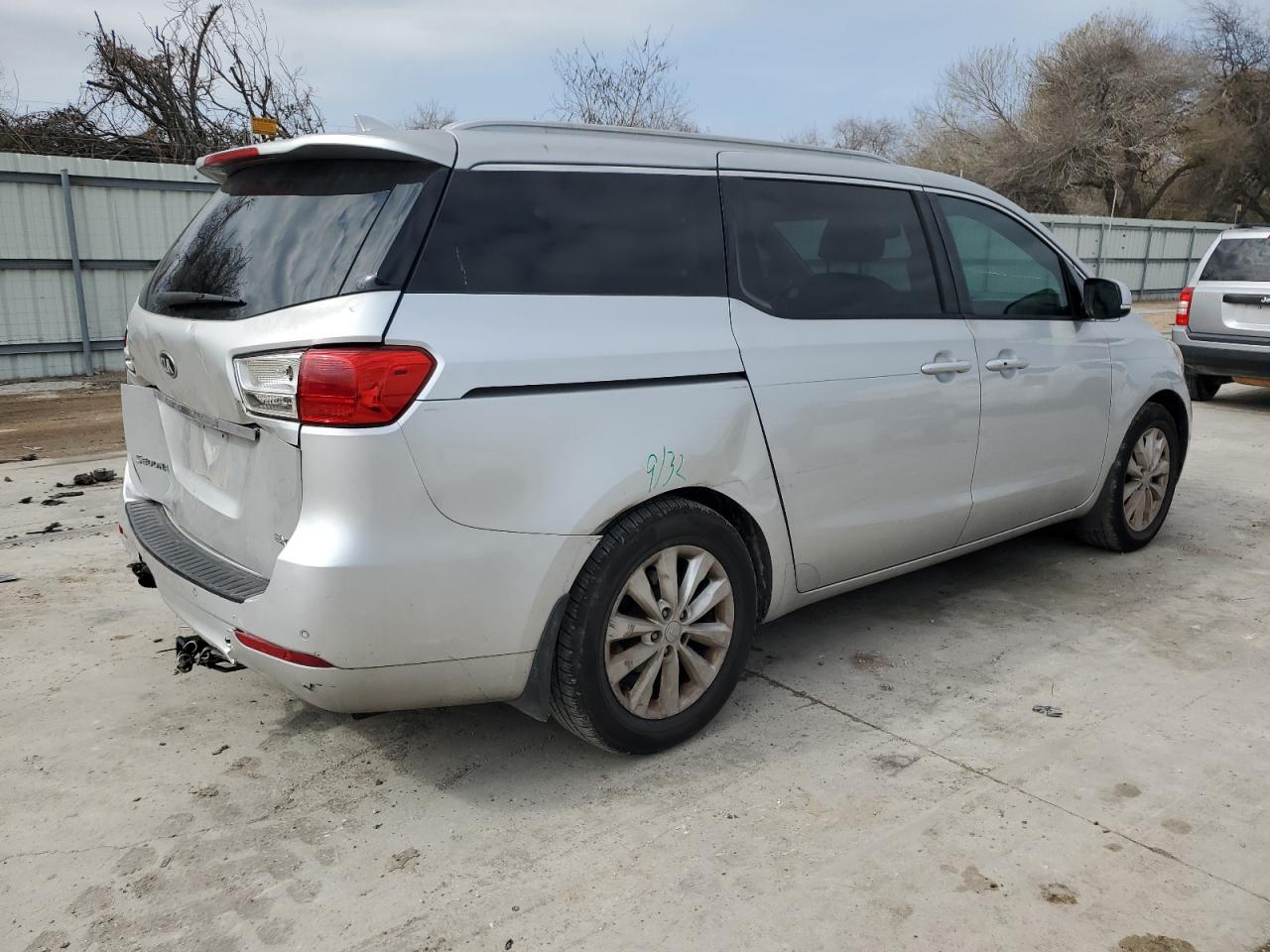 2015 Kia Sedona - Image 3
