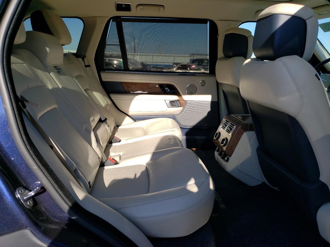 2019 Land Rover Range Rover - Image 12