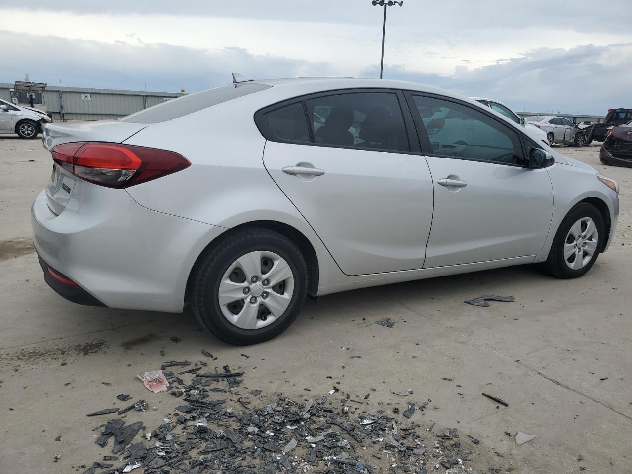 2017 Kia Forte - Image 3