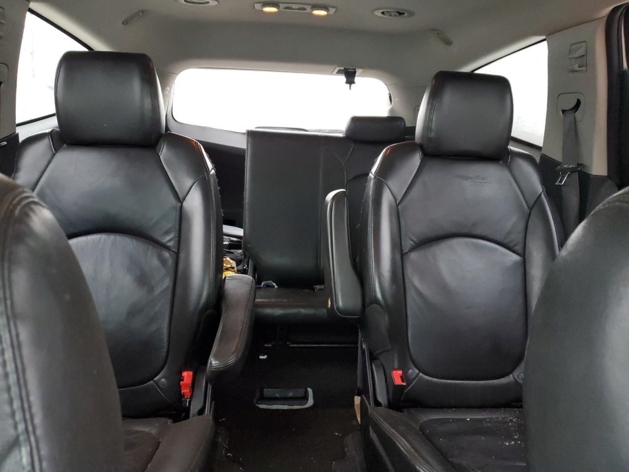 2011 Chevrolet Traverse - Image 10