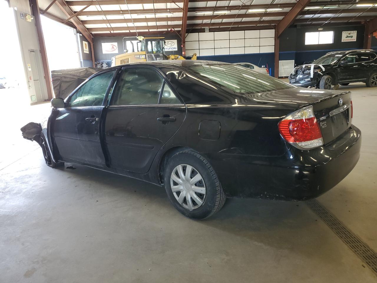 2005 Toyota Camry - Image 2