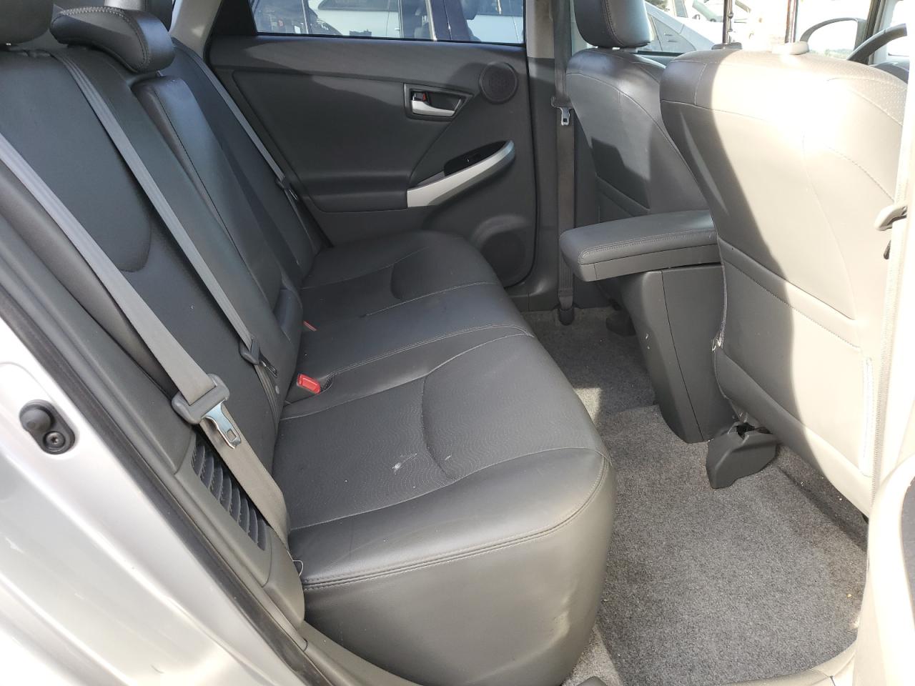 2010 Toyota Prius - Image 10