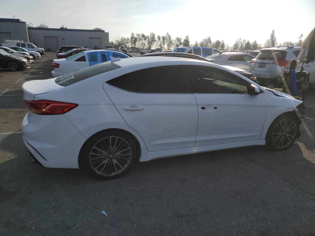 2017 Hyundai Elantra - Image 3
