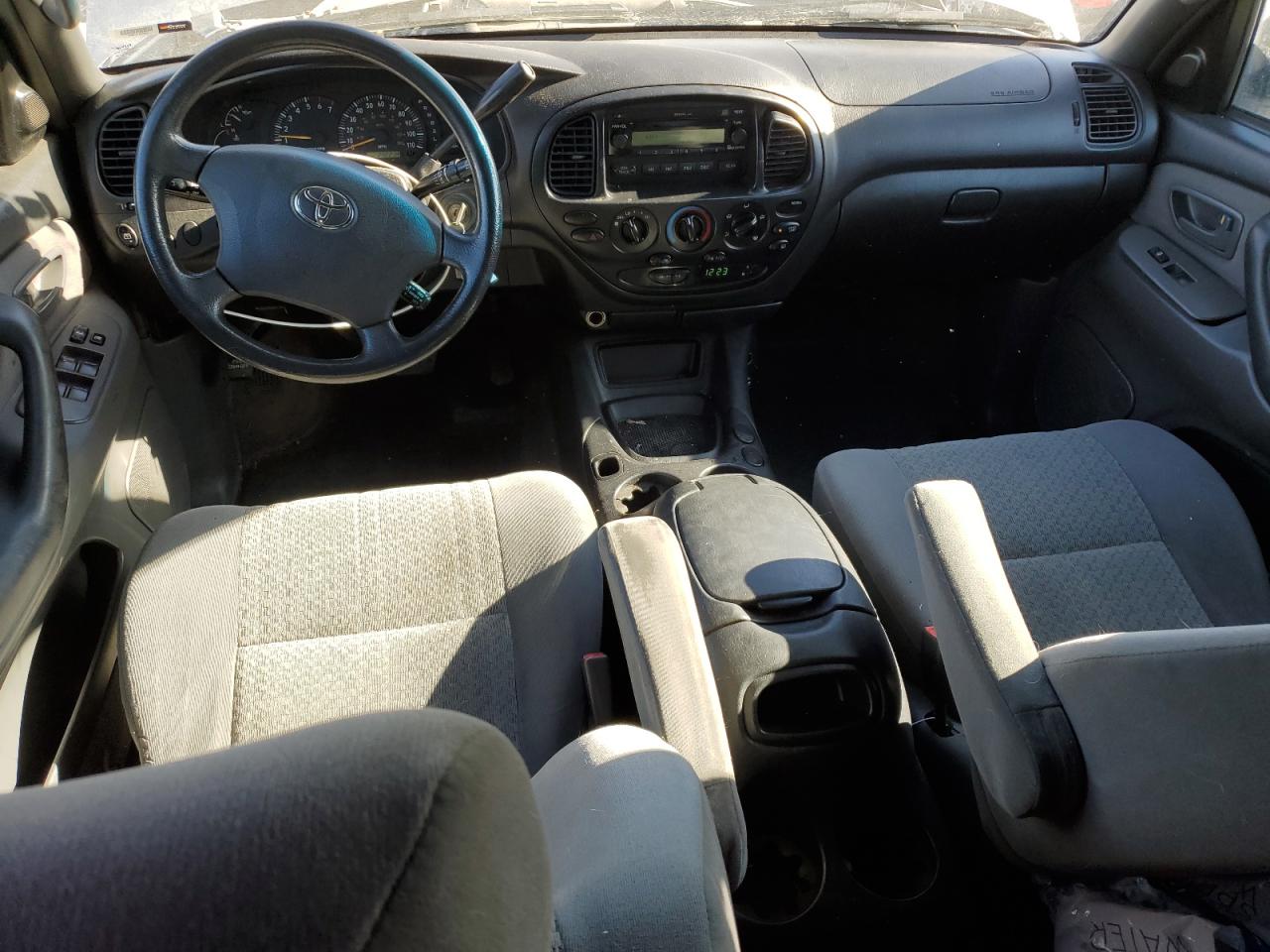 2004 Toyota Tundra - Image 8
