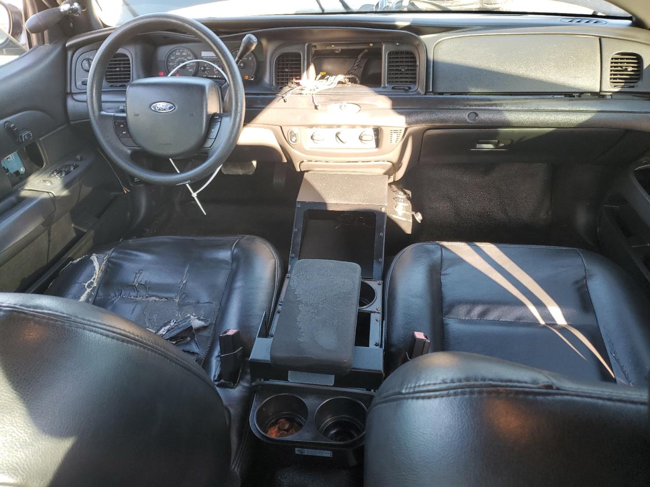 2008 Ford Crown Victoria - Image 8