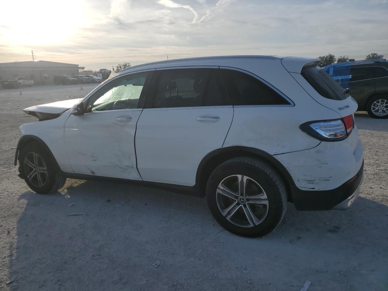 VIN WDC0G4JB7KV157009 2019 MERCEDES-BENZ GLC-CLASS no.2