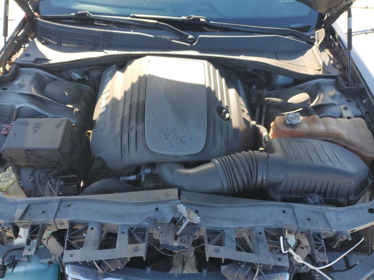 2012 Chrysler 300 - Image 11
