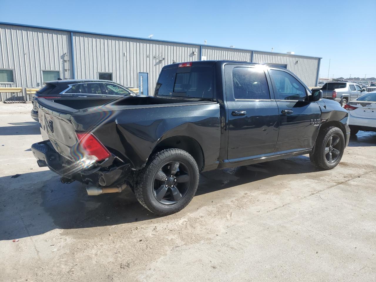 2019 RAM 1500 - Image 3