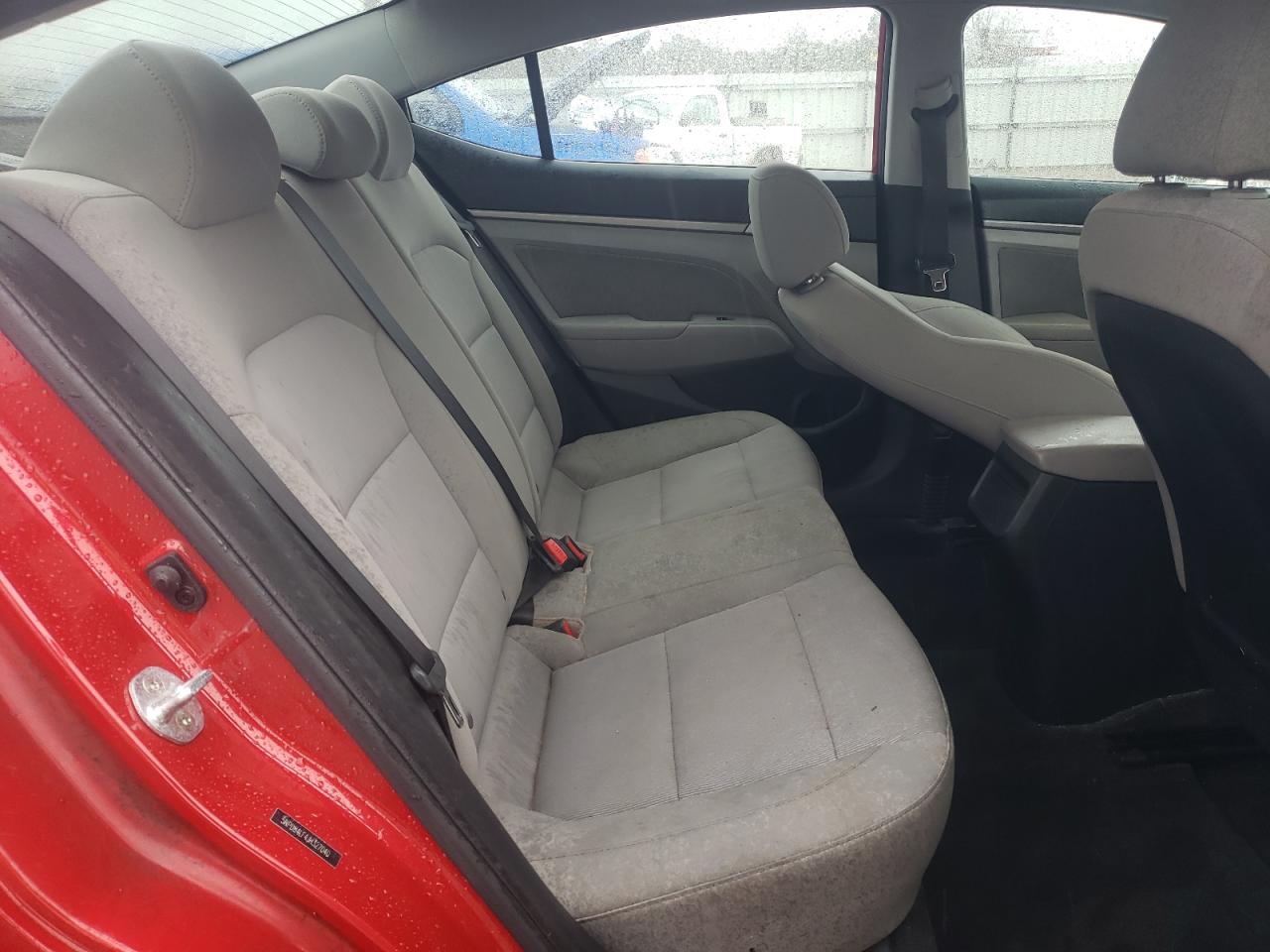 2018 Hyundai Elantra - Image 10