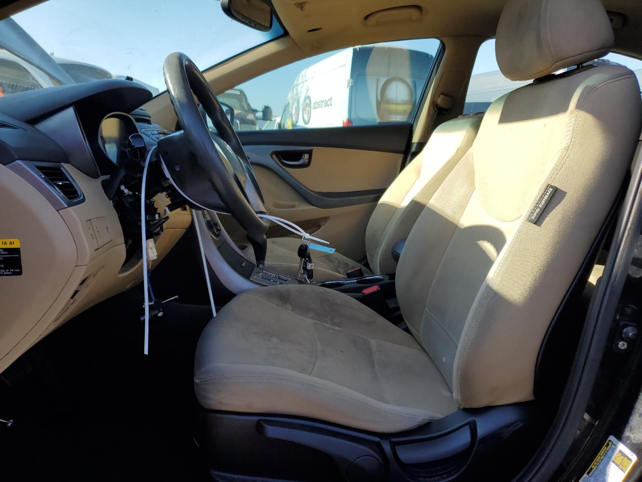 2013 Hyundai Elantra - Image 7