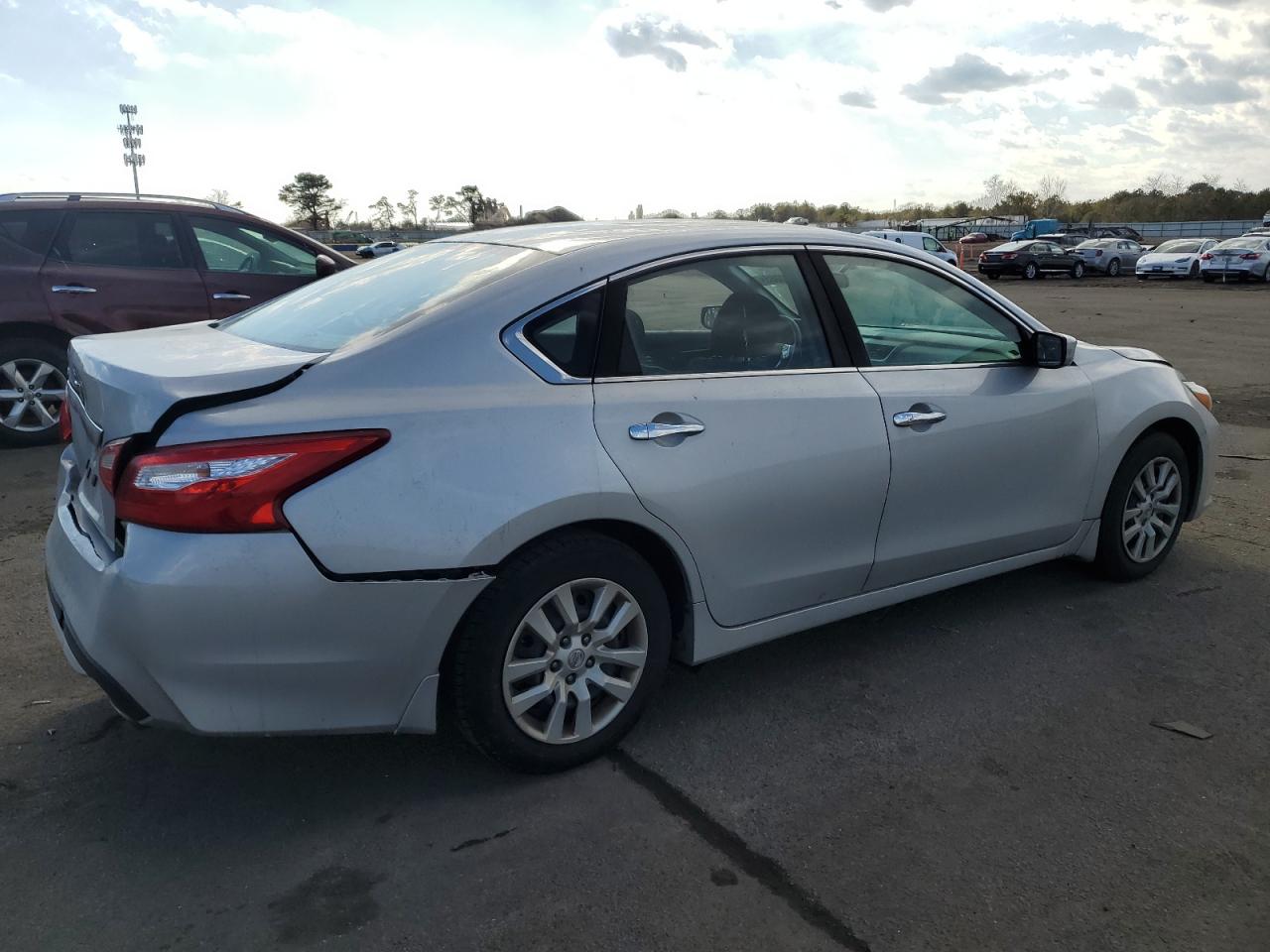 2016 Nissan Altima - Image 3