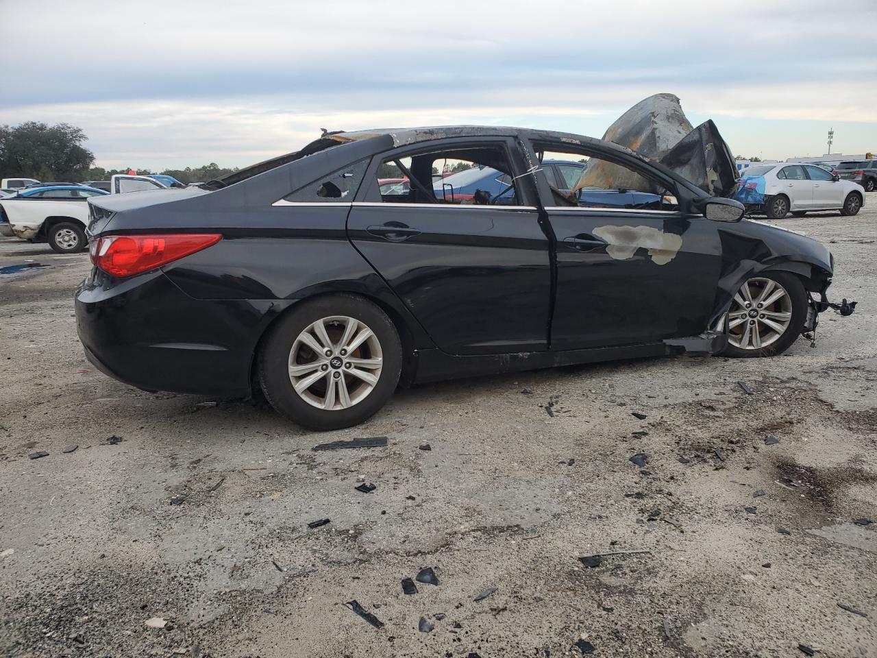 2012 Hyundai Sonata - Image 3
