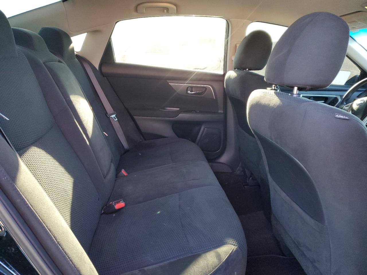 2015 Nissan Altima - Image 10