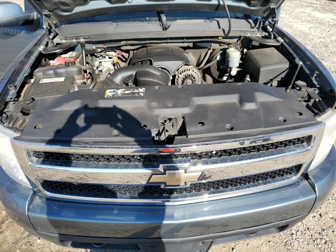 2007 Chevrolet Silverado - Image 11