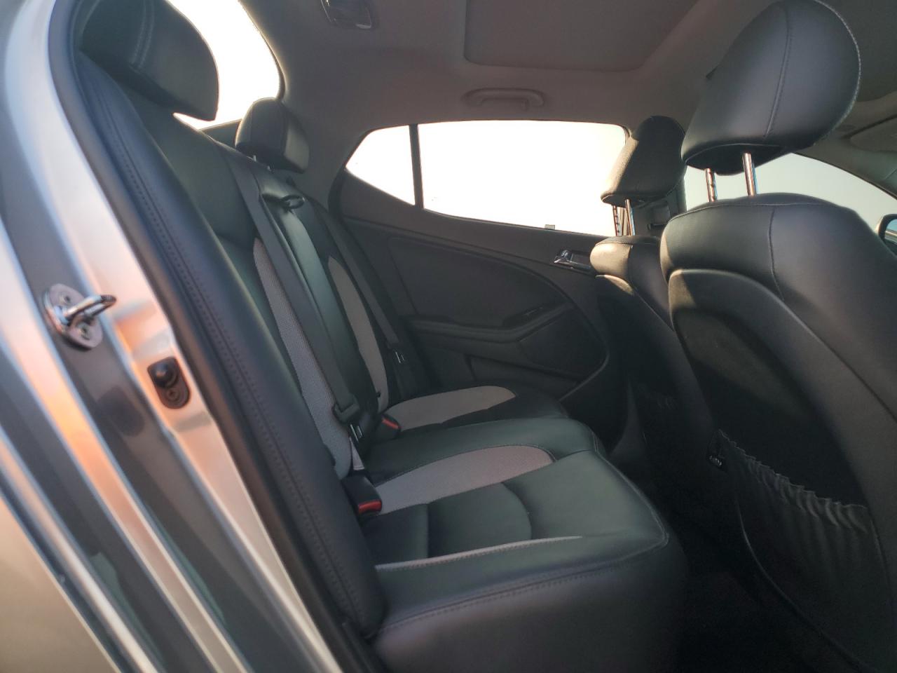 2013 Kia Optima - Image 10