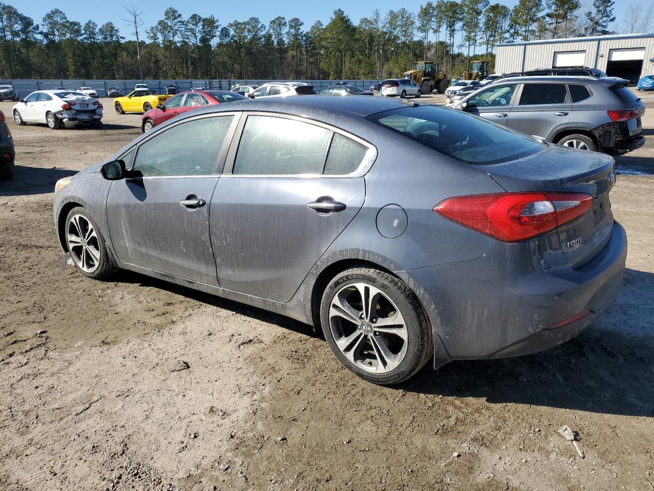 2016 Kia Forte - Image 2