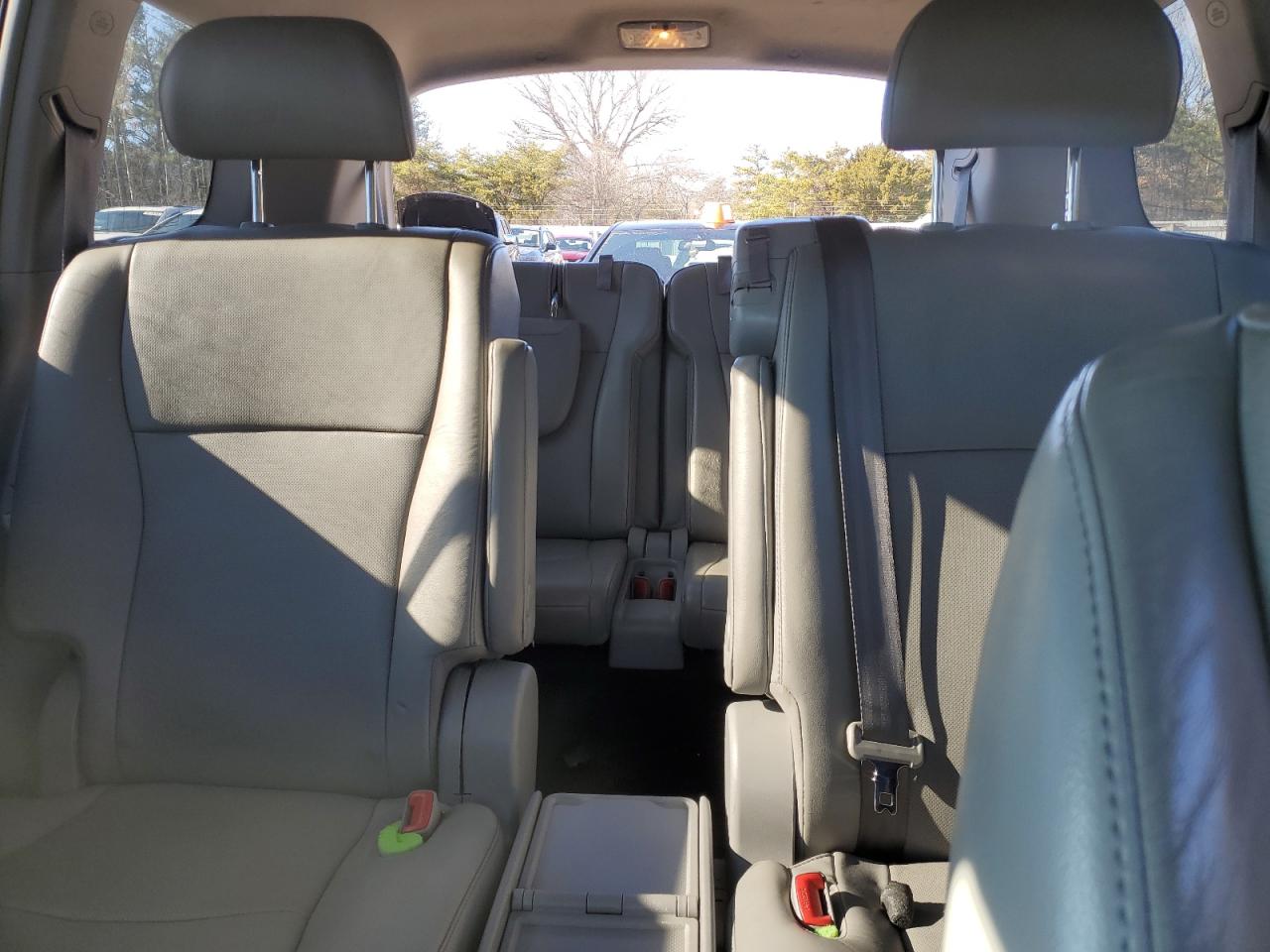 2013 Toyota Highlander - Image 10