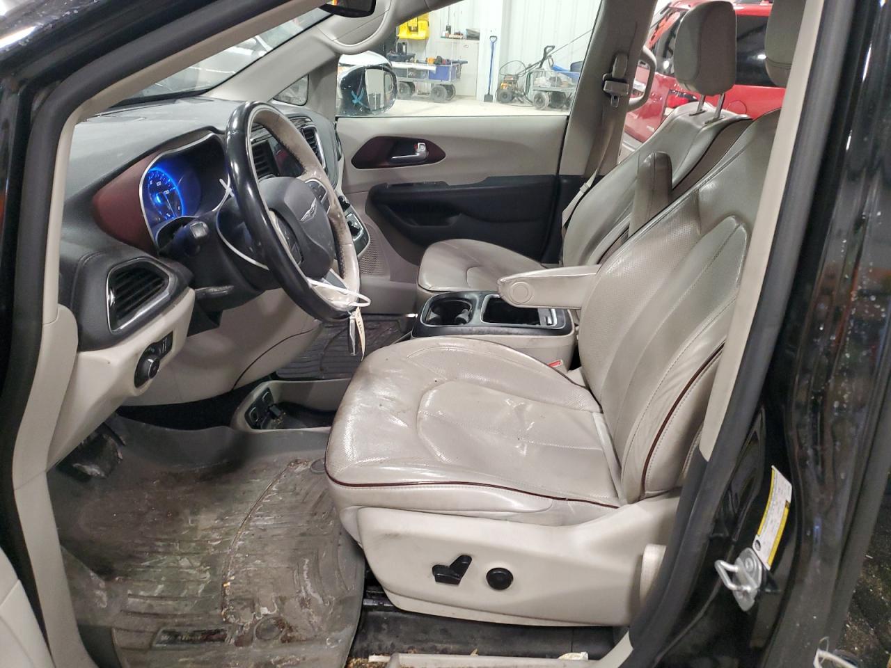 2020 Chrysler Pacifica - Image 7