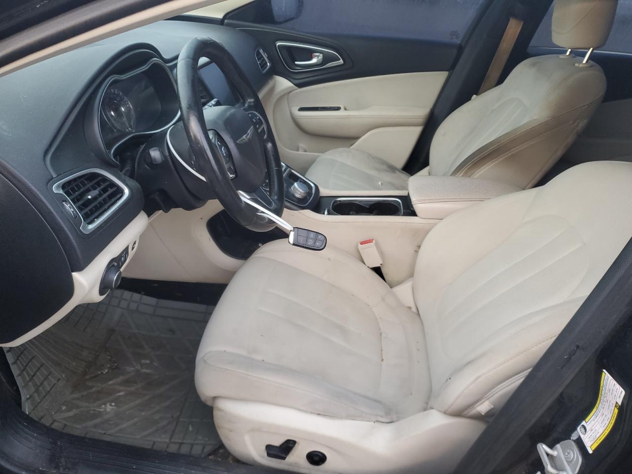 2015 Chrysler 200 - Image 7