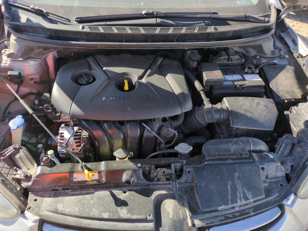 2011 Hyundai Elantra - Image 11