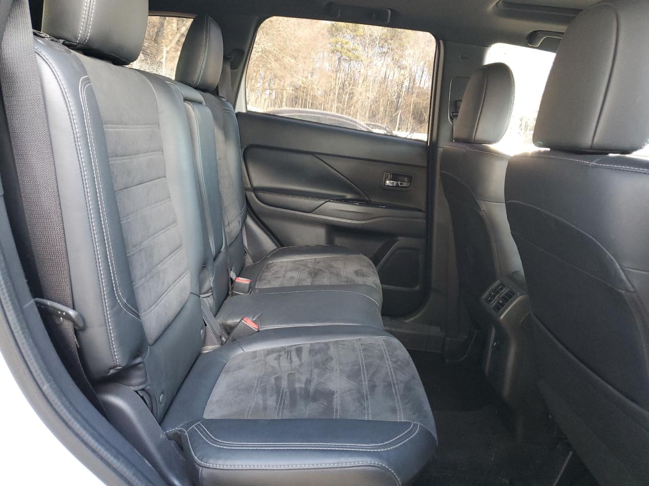 2019 Mitsubishi Outlander - Image 11