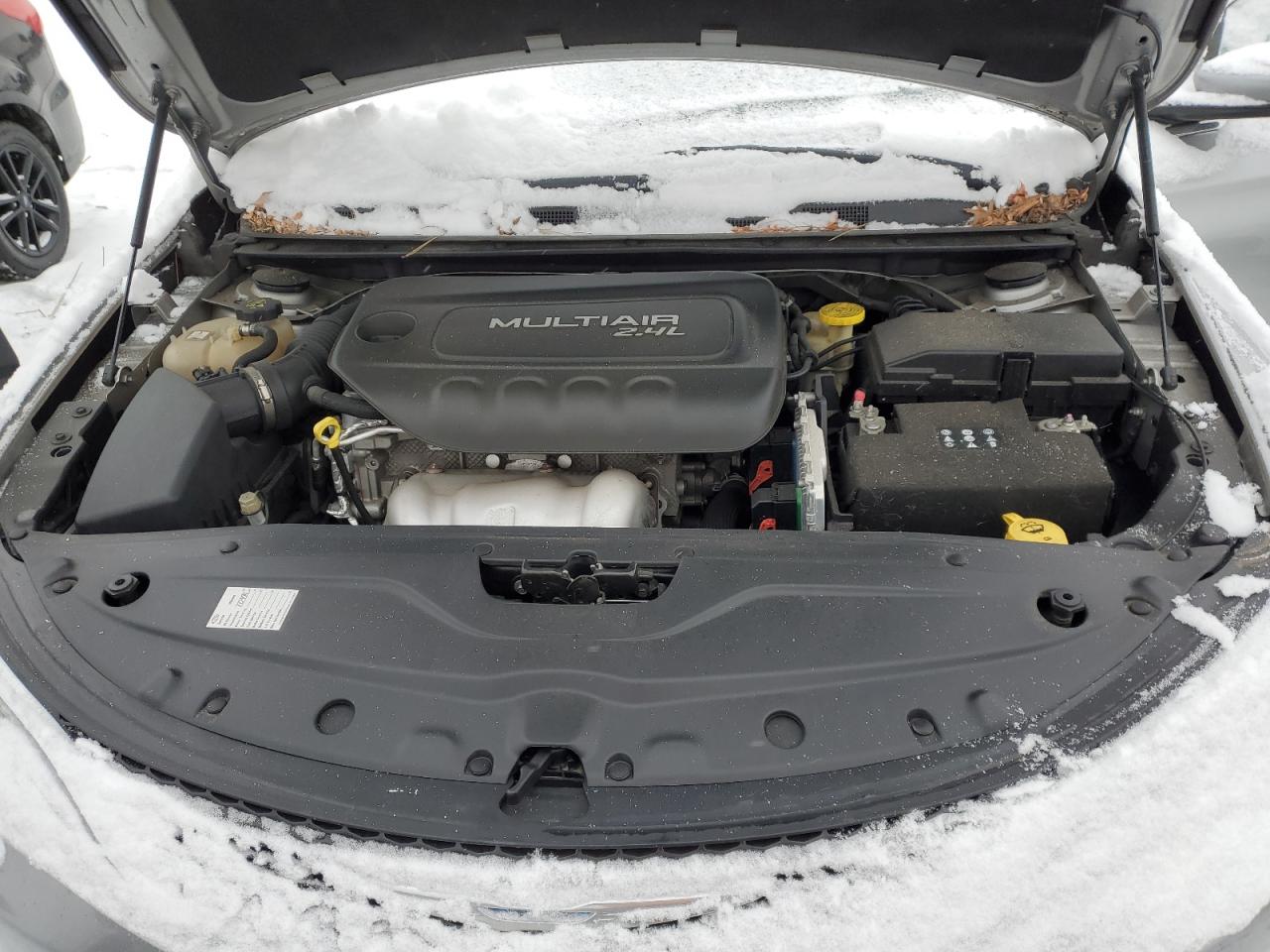 2015 Chrysler 200 - Image 11