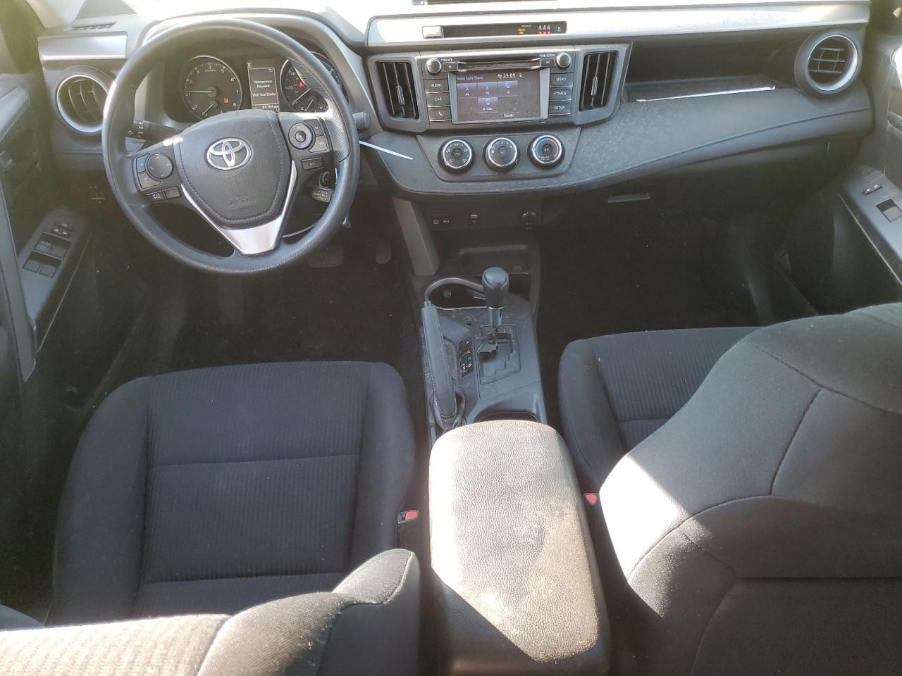 2018 Toyota RAV 4 - Image 8