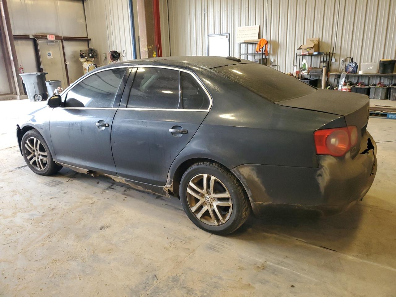 2006 Volkswagen Jetta - Image 2