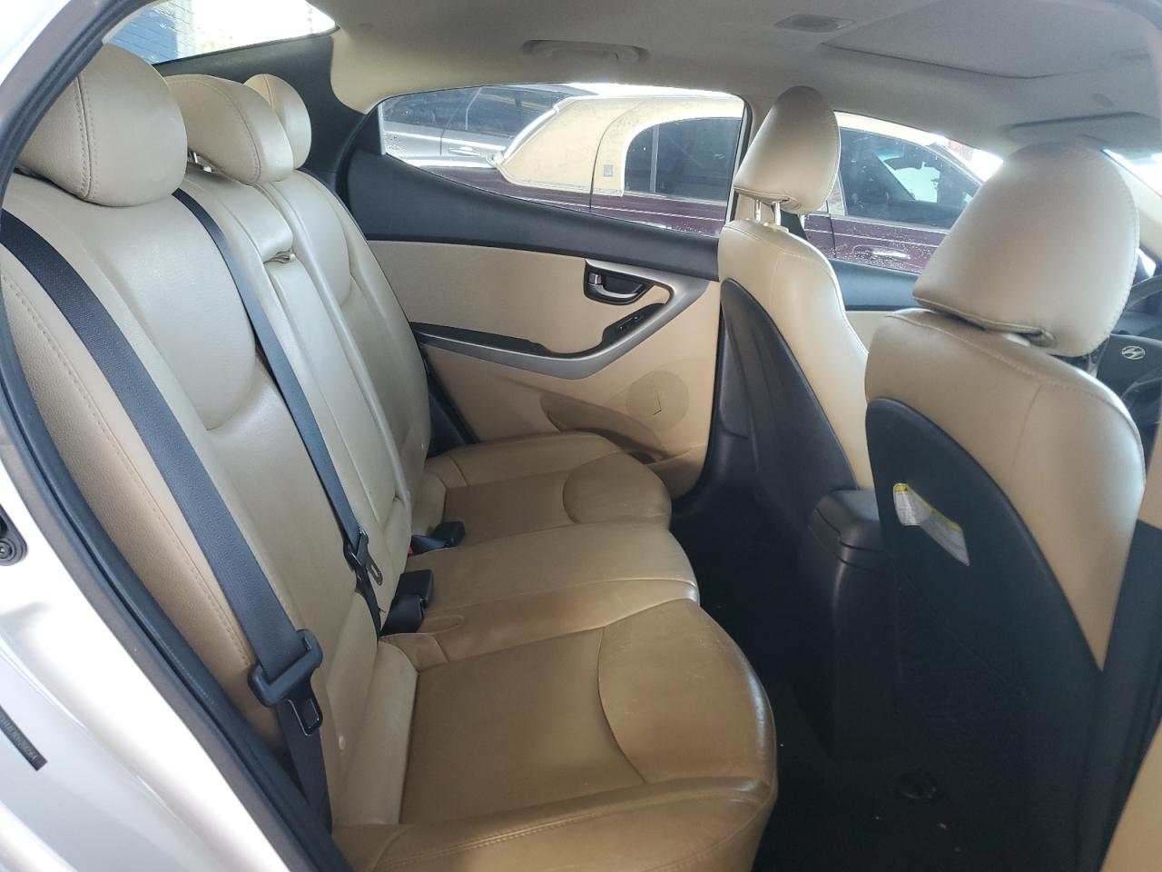 2013 Hyundai Elantra - Image 10