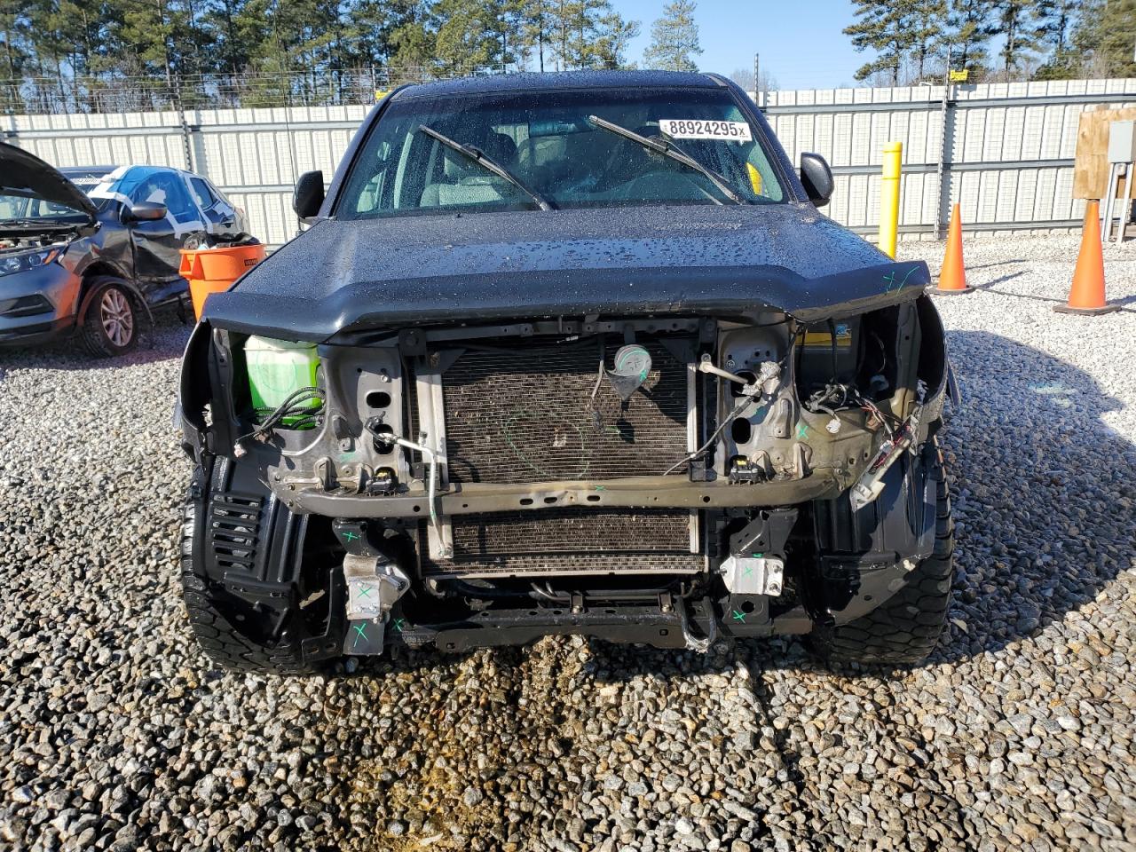 2015 Toyota Tacoma - Image 5