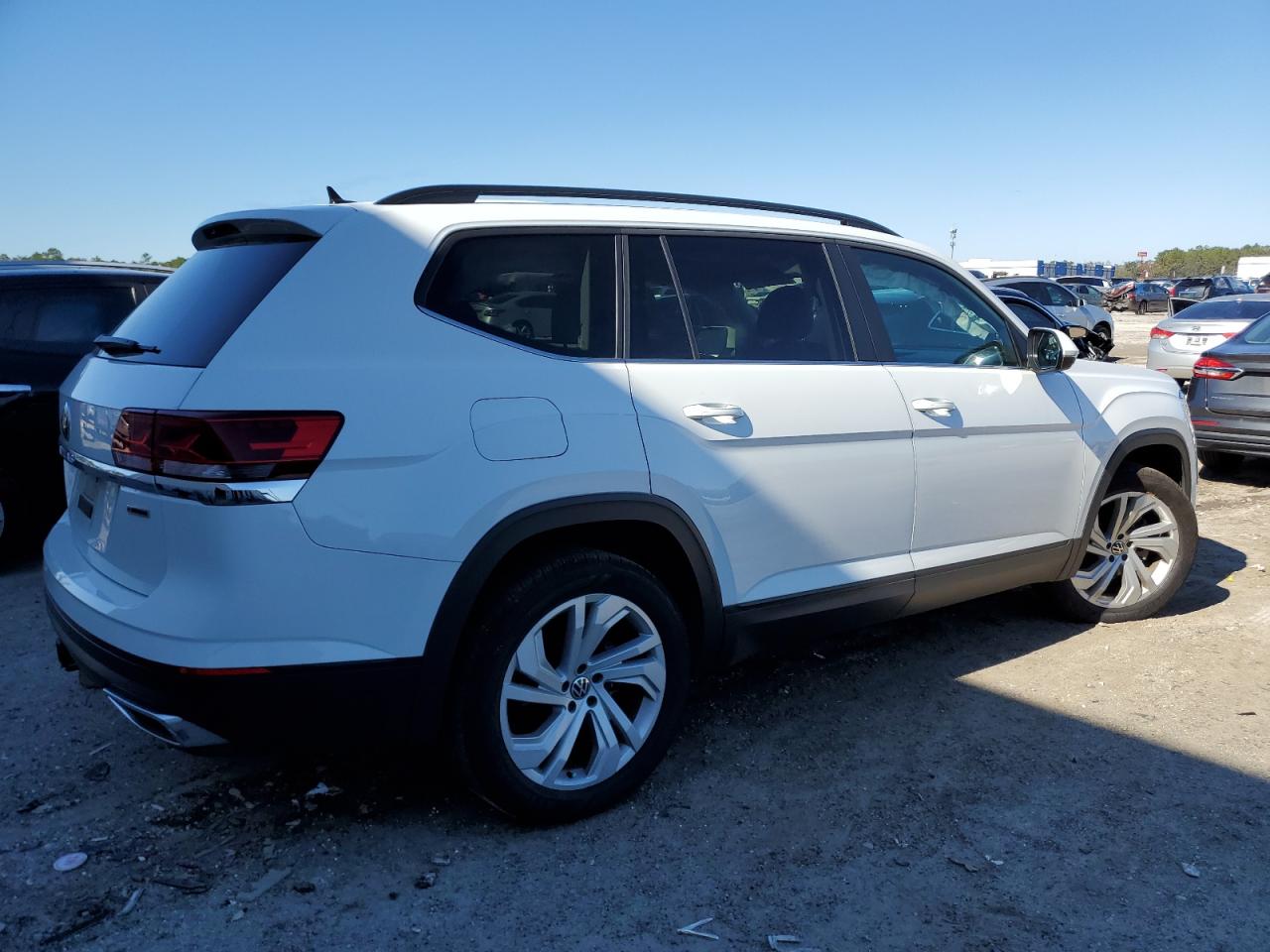 2021 Volkswagen Atlas - Image 3