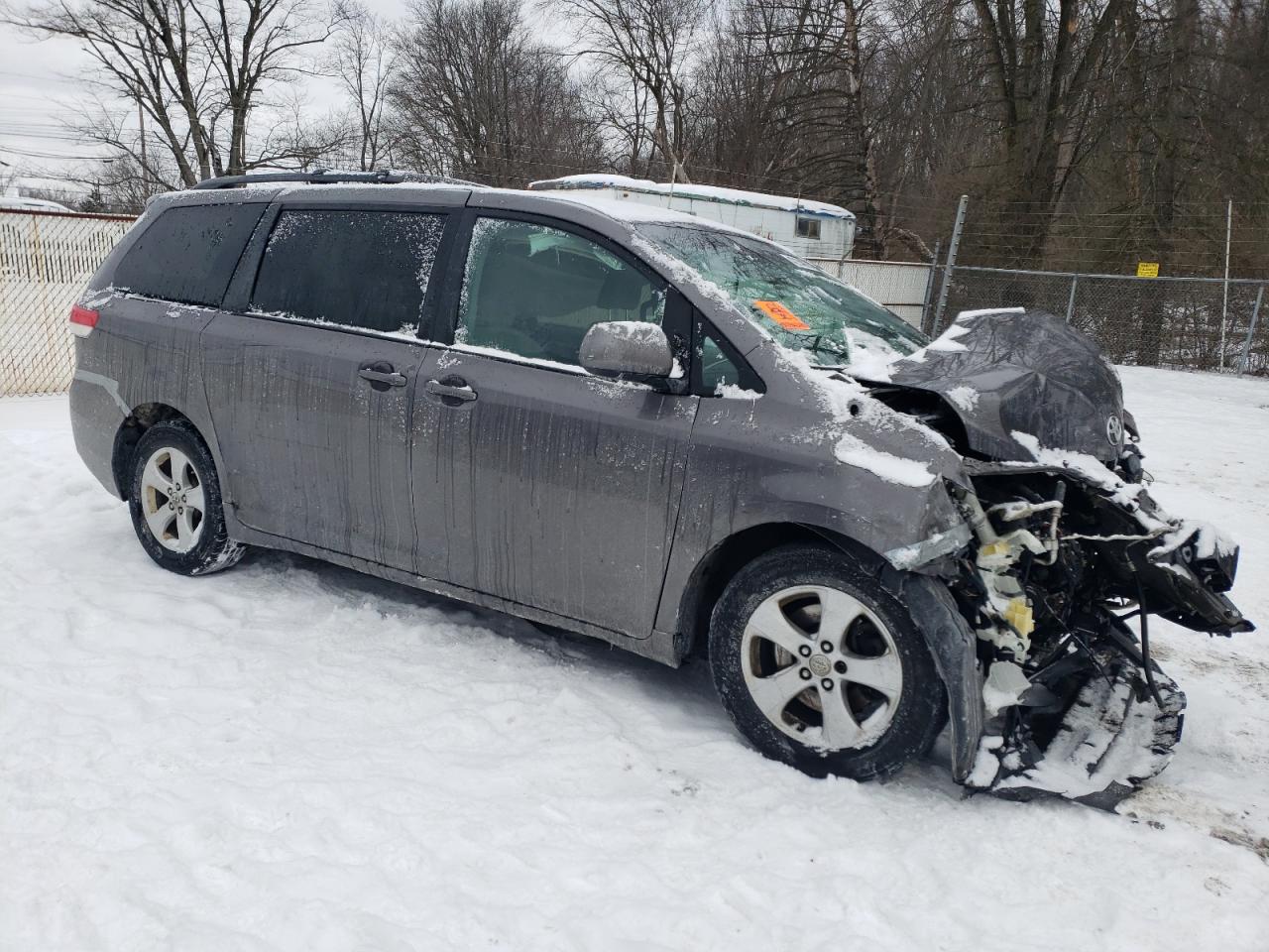 2011 Toyota Sienna - Image 4