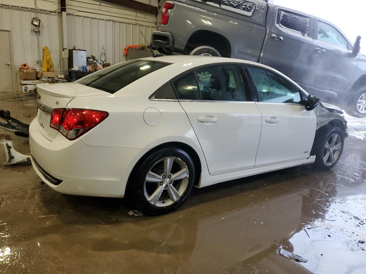 VIN 1G1PE5SB4E7256032 2014 CHEVROLET CRUZE no.3