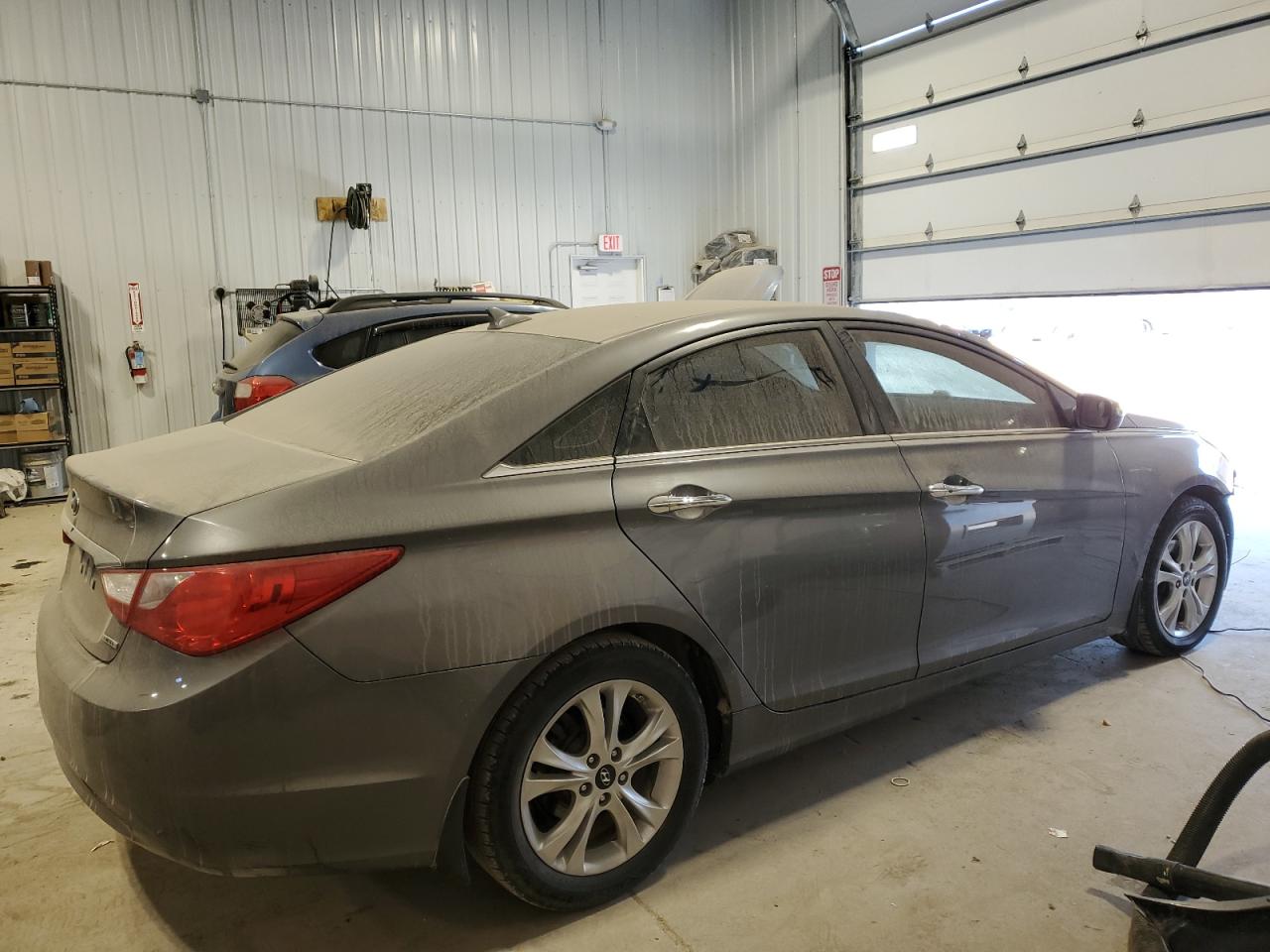2011 Hyundai Sonata - Image 3