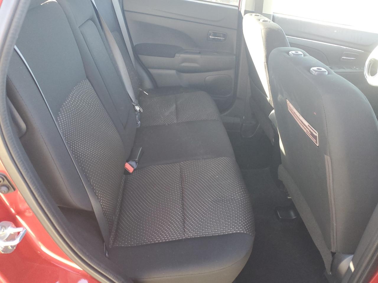 2016 Mitsubishi Outlander - Image 11