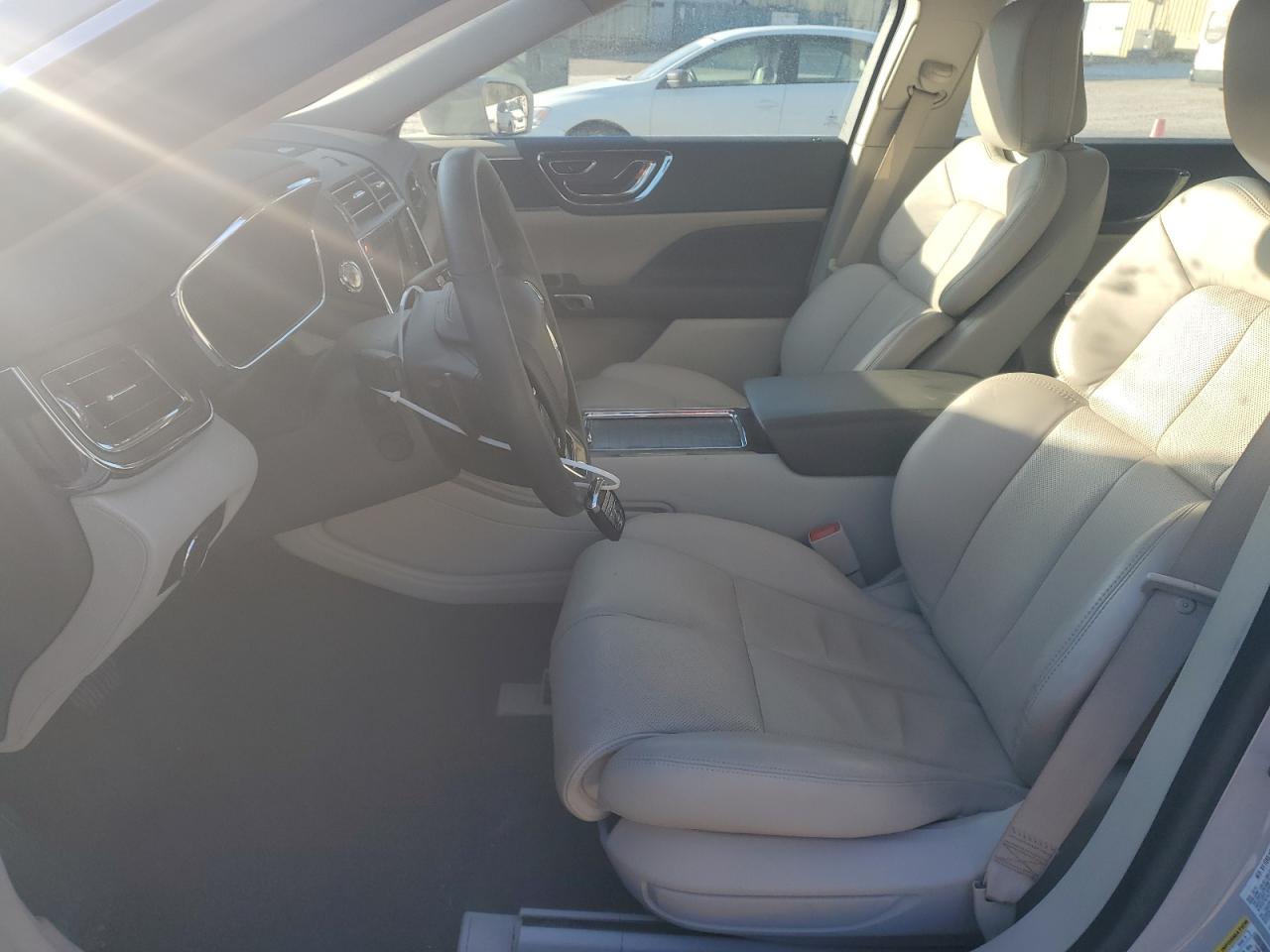 2020 Lincoln Continental - Image 7