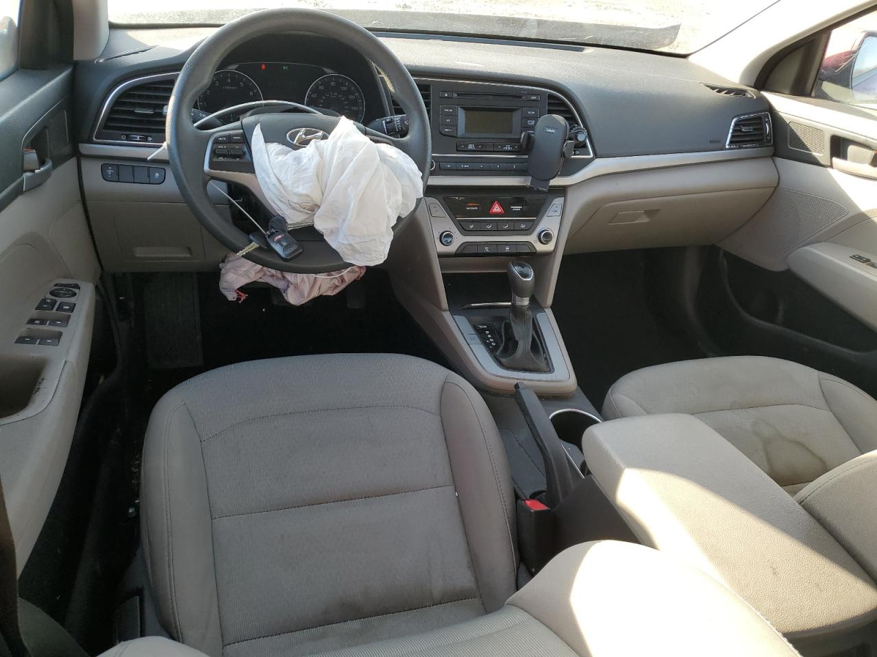 2017 Hyundai Elantra - Image 8