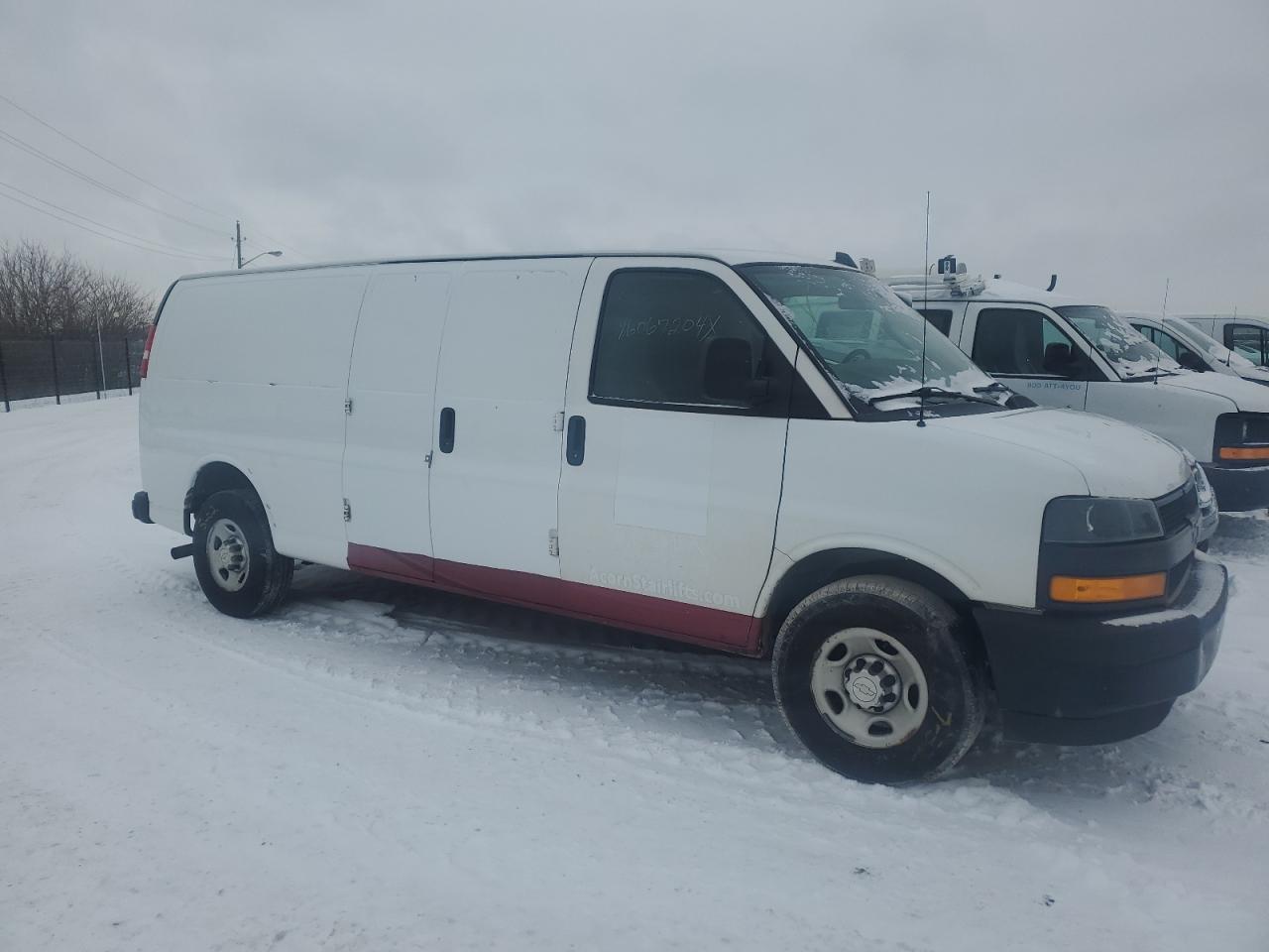 VIN 1GCWGBFG4J1191407 2018 CHEVROLET EXPRESS no.4