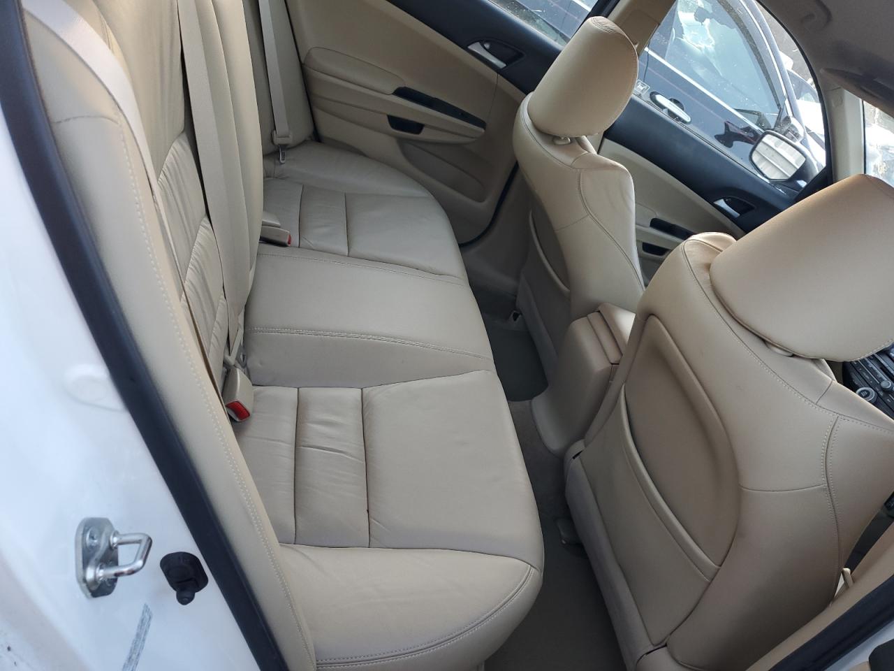 2011 Honda Accord - Image 10